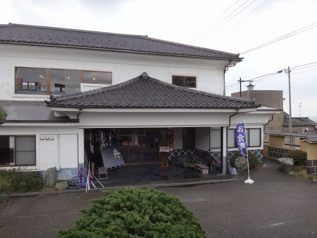 どっしりとした店構え。_ゆ処そば処磐舟