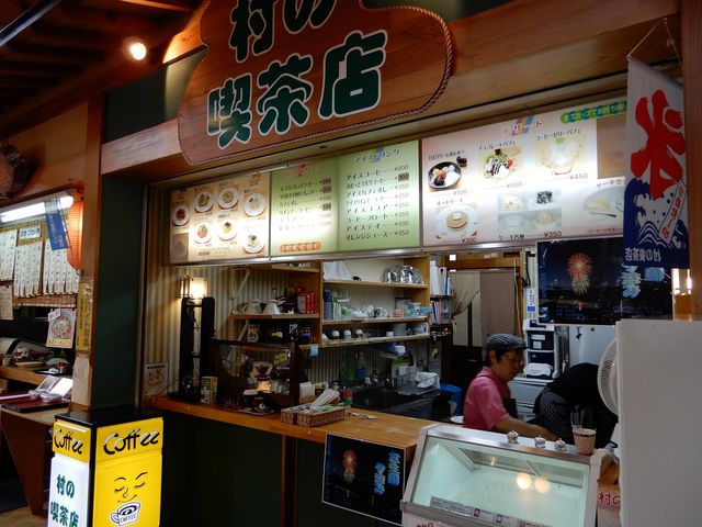 フードコートの一角です_村の喫茶店