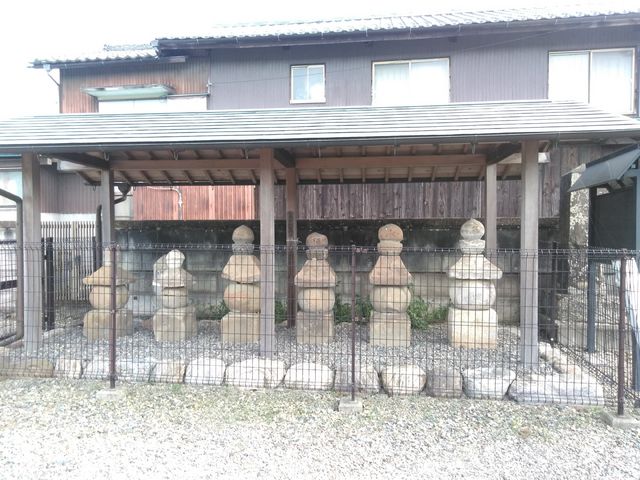 ゆみぶさんの庭谷の五輪塔の投稿写真1