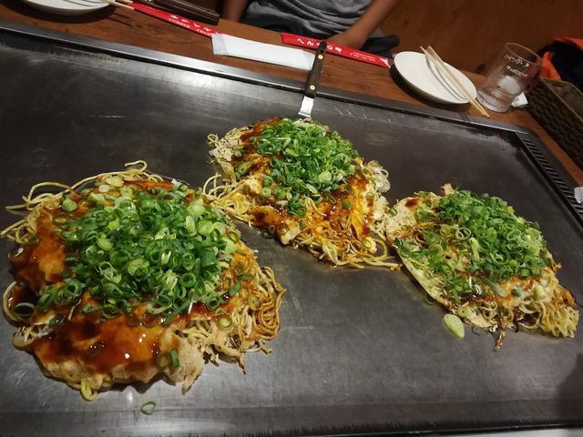 そば焼き三丁_へんくつや 平和記念公園南店