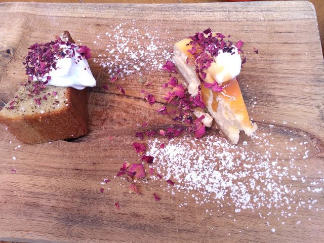 チーズケーキとパウンドケーキ_METoA Cafe&Kitchen