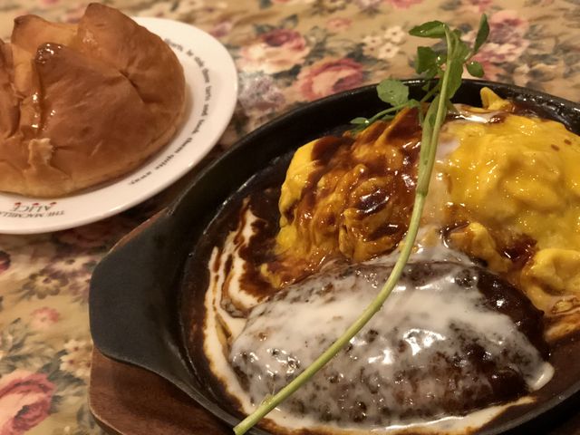 オムライス_ラケル RAKERU 名古屋スパイラルタワーズ店