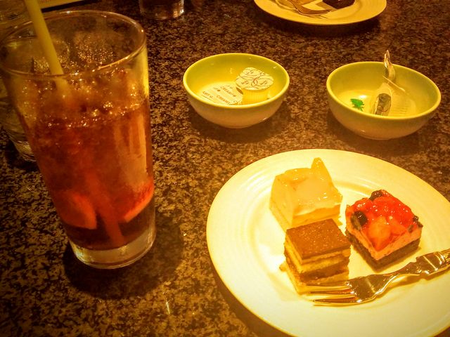 アグーカツカレーに付くデザートとドリンク_和洋酒菜レストラングランカフェ