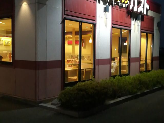 外観_ガスト 小牧原新田店