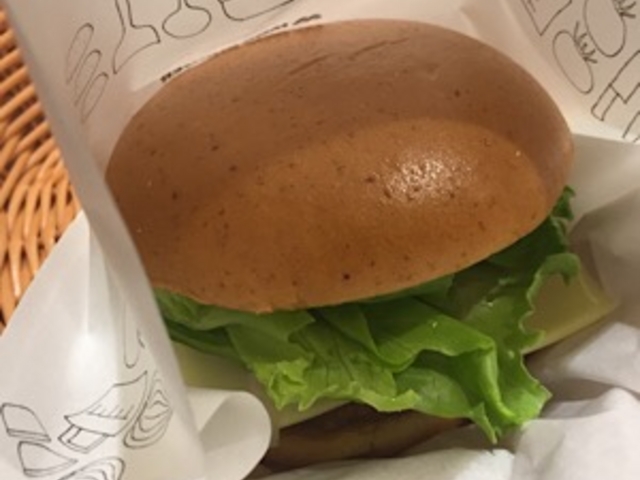 朝のハンバーガーです。_モスバーガー 本郷三丁目店
