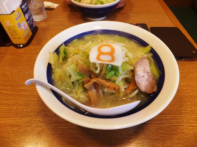20年ぶりに、塩味の野菜らーめんを注文しました。_8番らーめん三国店