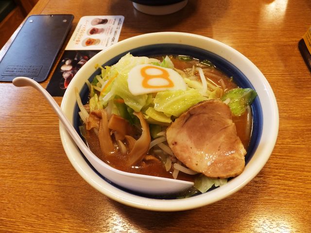 家内は、みそ味の野菜らーめん(麺半分)にトライ。_8番らーめん三国店