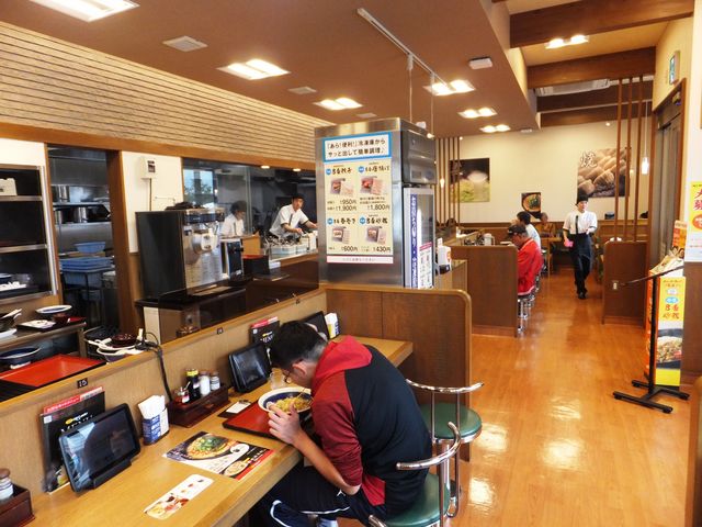 店舗内の様子_8番らーめん三国店