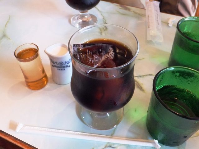 お冷やのグリーングラス。懐かしいなあ!_ダウンビート