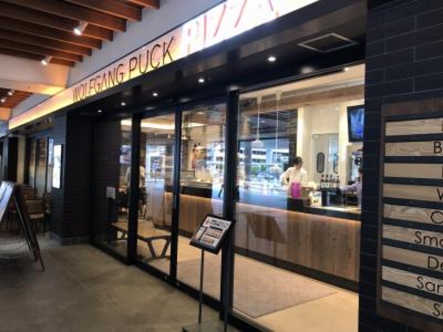 1階です。_ウルフギャング パック WOLFGANG PUCK PIZZA 大阪国際空港店