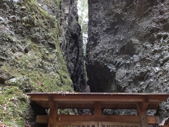 行場_海岸山岩屋寺