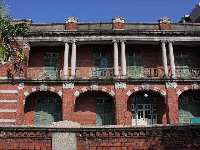 赤煉瓦が印象的な建物です。_旧長崎英国領事館