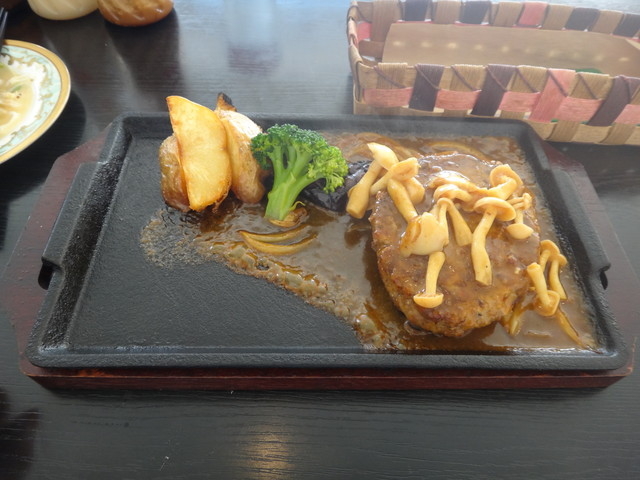 ハンバーグ_洋食屋 かわごえ