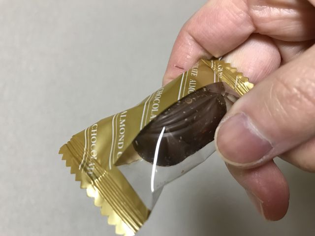 アーモンドチョコレート_西友調布店