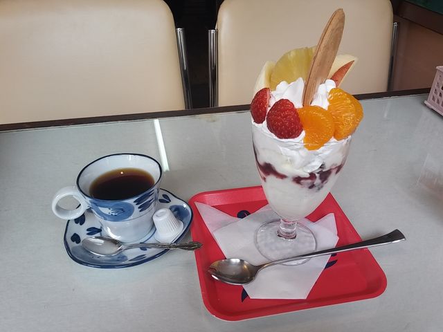 ヨーグルトパフェ_プルメリア