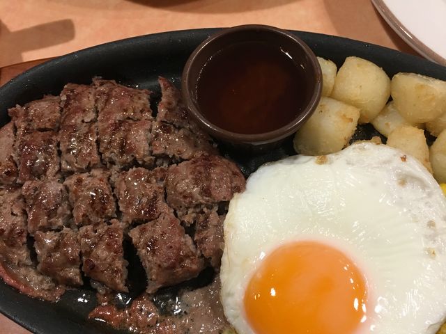 ハンバーグ_サイゼリヤ戸塚店