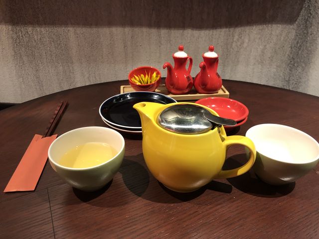 机の上_世界のやむちゃん 名古屋栄店
