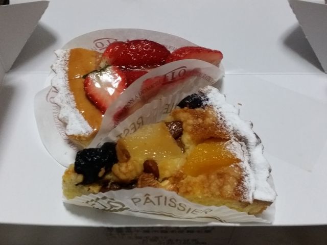 苺タルトとナッツタルトケーキ_フロプレステージュ稲毛ペリエ店