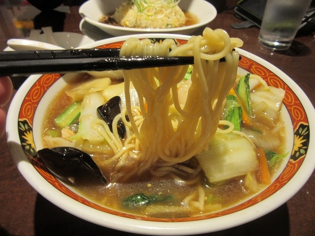 麺は細麺_景珍楼 新館