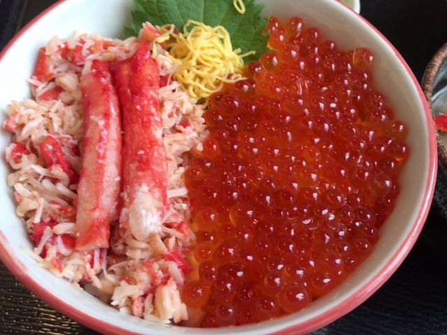 いくらカニ丼_海鮮市場 北のグルメ