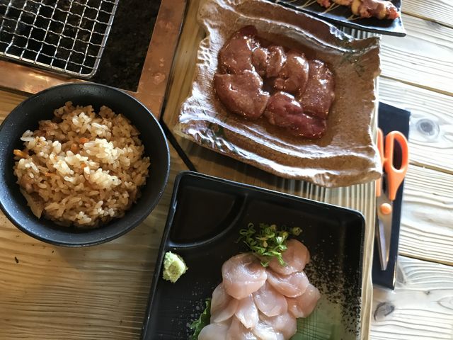 鳥刺し_ろばたやき山ろく