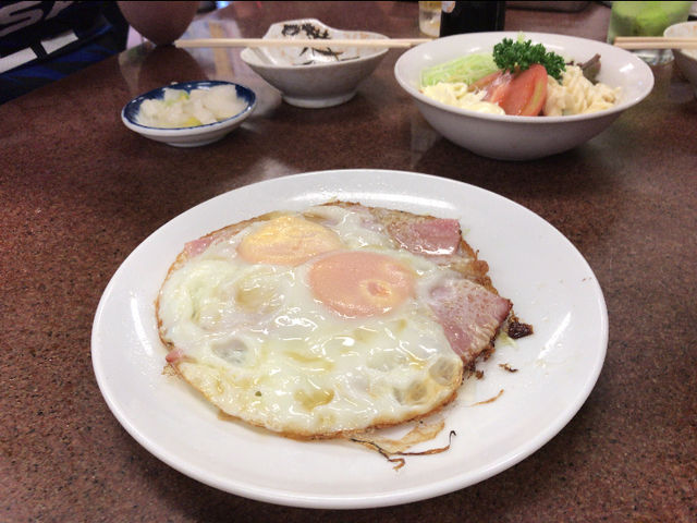 ハムエッグ_三ちゃん食堂