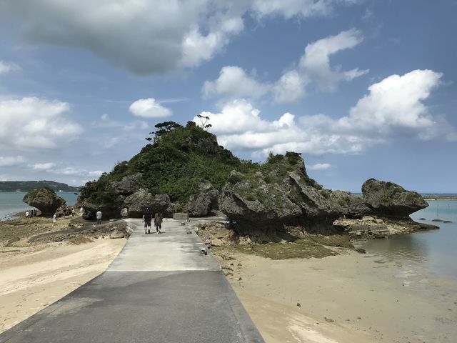 アマミチューの墓がある島_アマミチューの墓