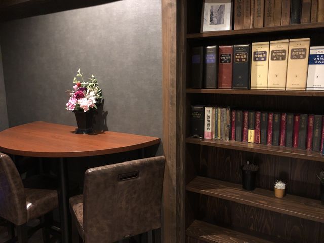 熊本市新市街(西銀座通り)にあるBAR お洒落なカウンター、 個室もあります。_Bar L'UCE