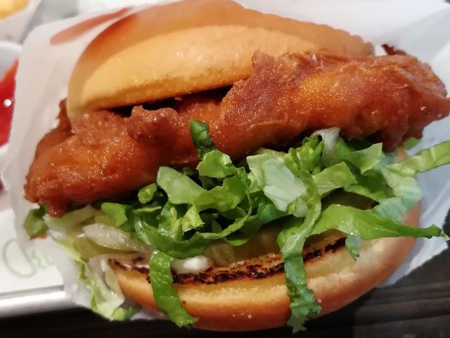 バーガー_シェイク シャック 外苑いちょう並木店(SHAKE SHACK)