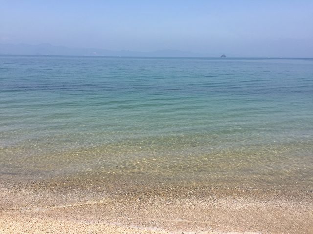 4月でも陽射しは強い。海に降りると水は真夏より透明でした。真夏より過ごしやすくて素敵_御立岬公園