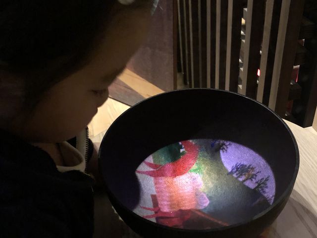 手を叩くと、器に物語が!_とおの物語の館
