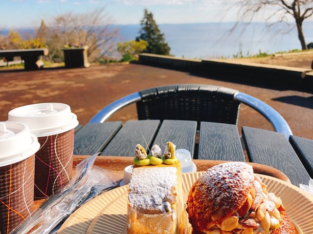高台なので景色も良くケーキも甘さ控え目で美味しかったです。_一夜城・Yoroizuka・Farm