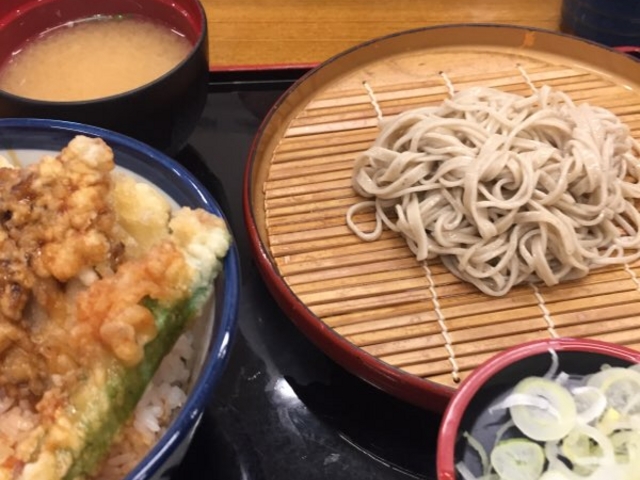 蕎麦のセットです。_てんや日暮里店