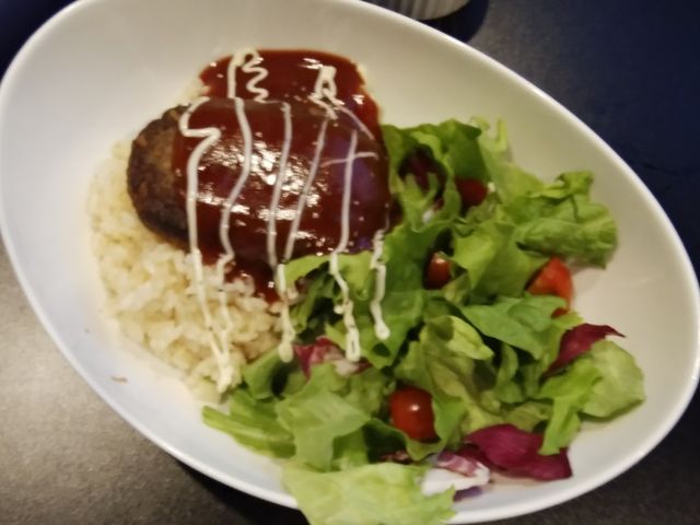 ハンバーグのロコモコボウル_ビッグエコー BIG ECHO 新岐阜駅前店