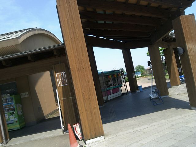 本館の右側にポツンと。。_揚げ処さとう