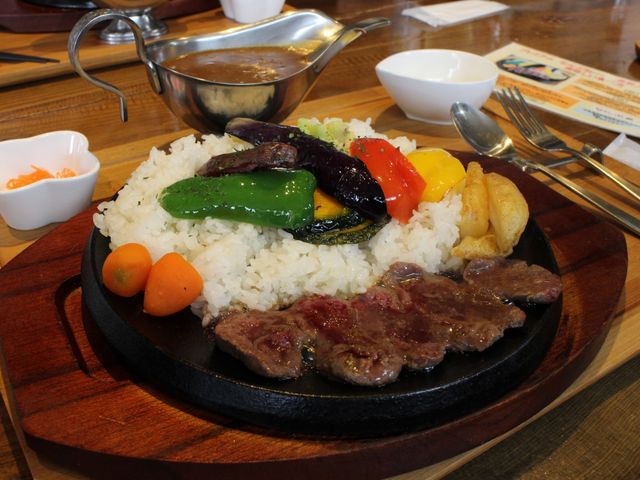 プレミアムなんぷカレー_旅籠や・レストラン なんぷ亭