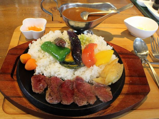 男前ステーキカレー_旅籠や・レストラン なんぷ亭