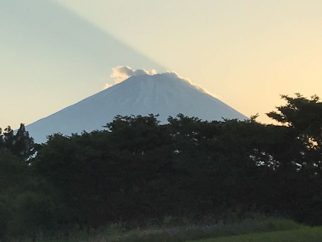 夕景の富士山_足柄サービスエリア(上り線)