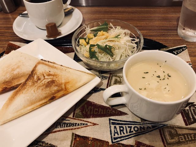 ホットサンドのセット_カフェカバリエ難波店
