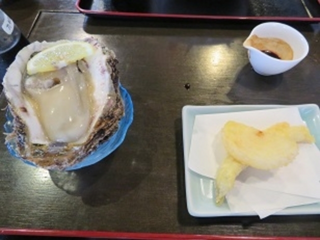 ウミコヤ38
岩ガキとアナゴ天ぷら_ウミコヤ38