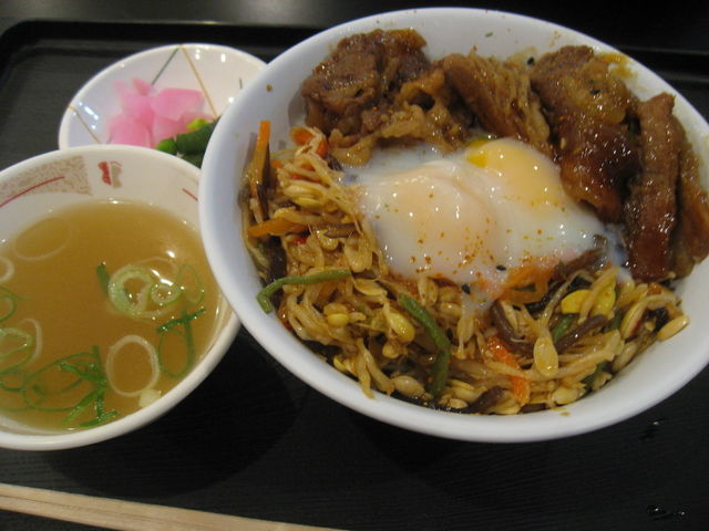 子宝カルビ丼_日本まん真ん中温泉子宝の湯