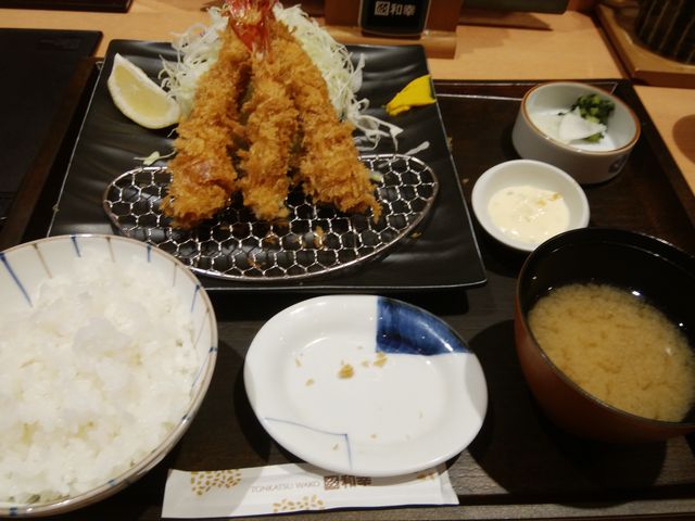 海老フライが三つです。_とんかつ和幸 八重洲地下街八重洲店