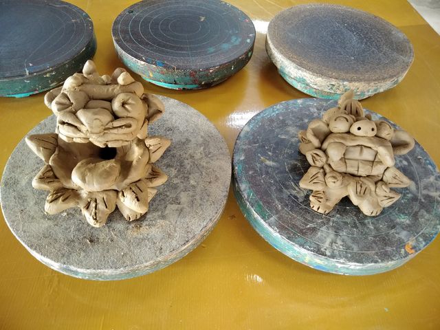 左側息子の力作です!
何度も助けていただき、なんとか完成!_陶芸工房・太陽が窯