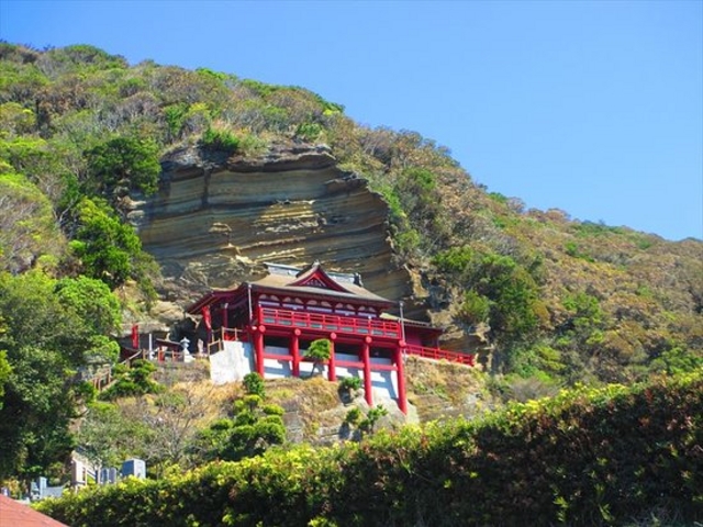 これは立派な舞台造りです_大福寺(崖観音)