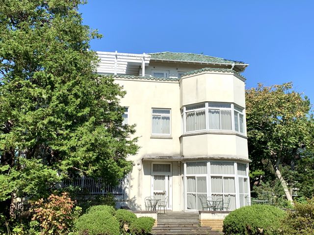 【小田原文学館・白秋童謡館】文学館をお庭から見たところ_小田原文学館・白秋童謡館