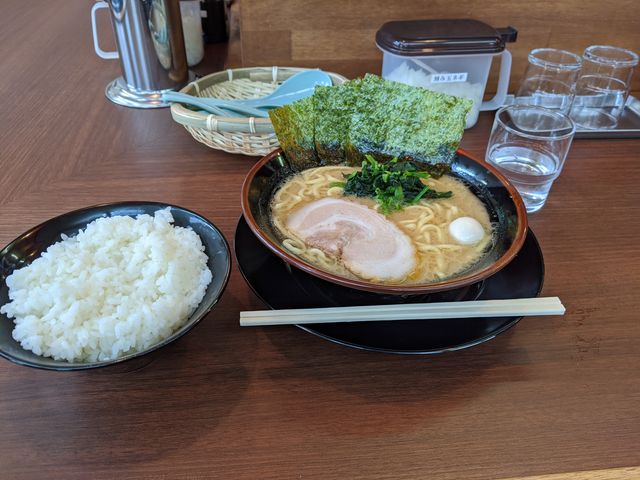 らーめん醤油とライス_なるは家