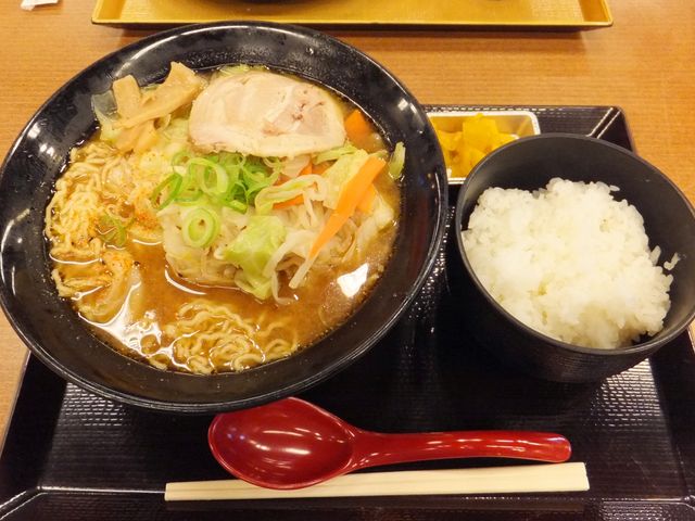 「高山ラーメン・関亭」の野菜みそラーメン定食_関サービスエリア.関・長島レストラン