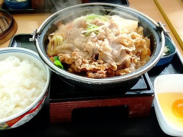 お手軽価格で熱々のすき焼き善が頂ける。吉野家ならではですかね?_吉野家尾久橋通り皿沼店