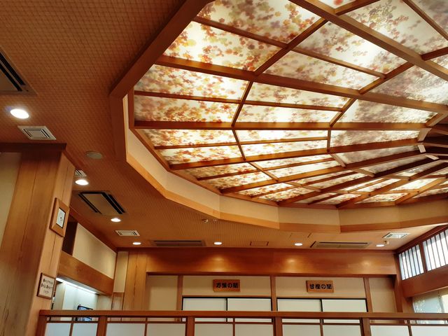 見事な意匠の天井_あすかの湯お食事処