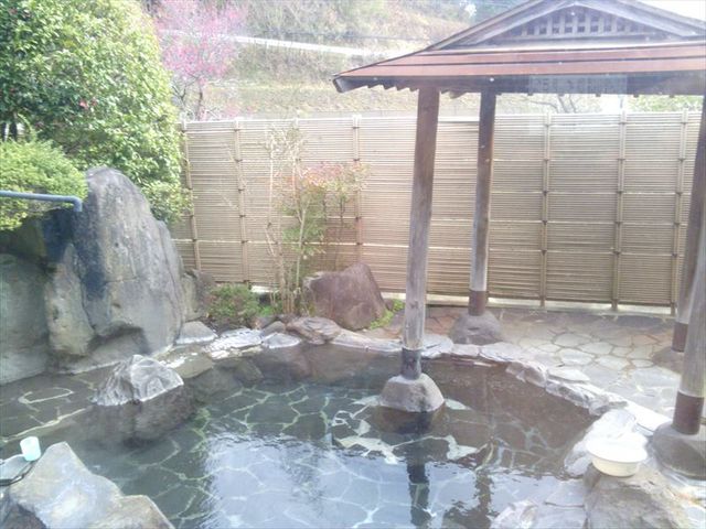 露天、ぬる湯でゆったりできました_延命館
